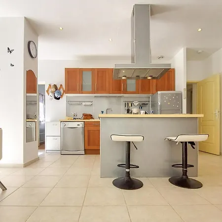 Gorgeous In Holiday home Saint-Palais-sur-Mer
