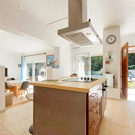 Gorgeous In Holiday home Saint-Palais-sur-Mer